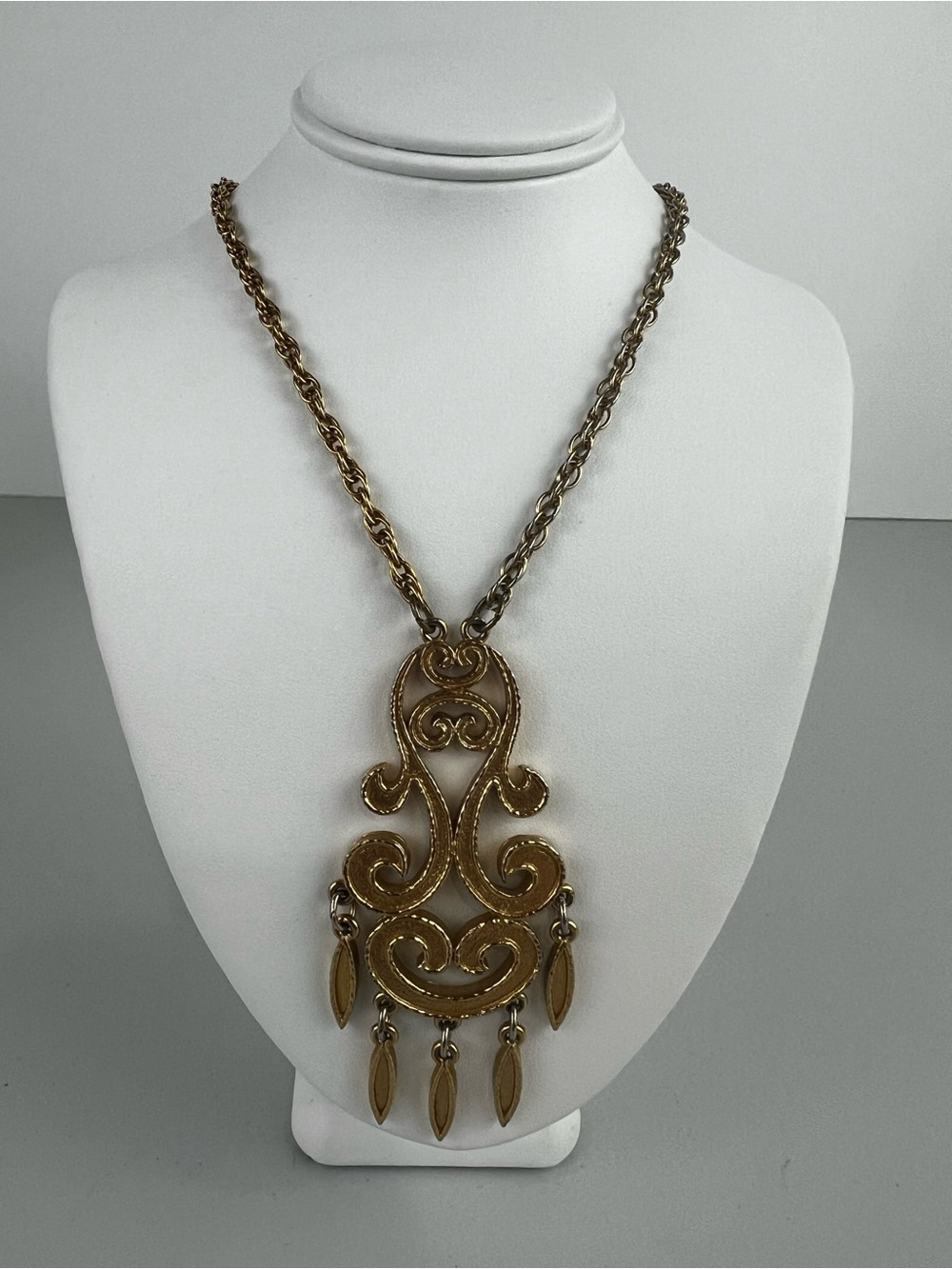 Vintage D'Orlan Signed & Numbered Gold Tone Ornate Pendant Necklace 4251
